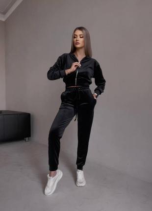 Велюровый костюм на молнии с капюшоном.💝