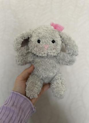 Пухнастий зайчик