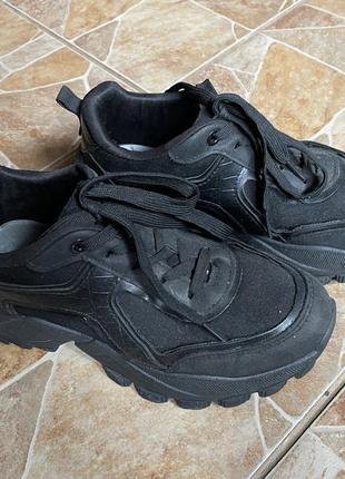 Стильні жіночі кросівки 36 розміру