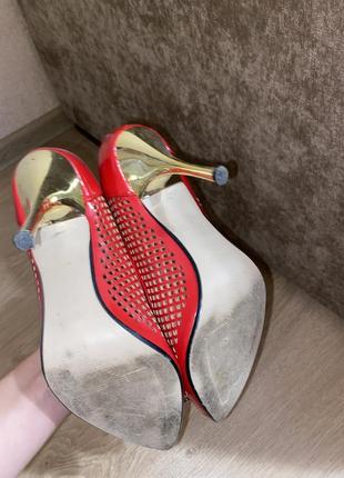 Красные туфли лодочки на шпильке, красивые туфли4 фото