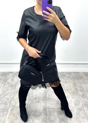 Плаття жіноче чорне з екошкіри  з мереживом  50-522 фото