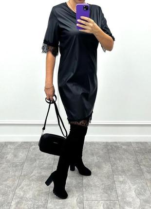 Плаття жіноче чорне з екошкіри  з мереживом  50-526 фото