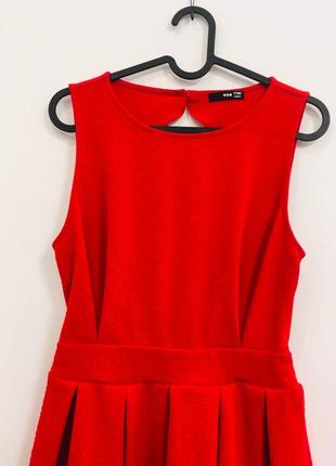 Червоне жакардове плаття tfnc london м відкрита спинка6 фото