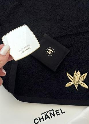 Дзеркало для макіяжу