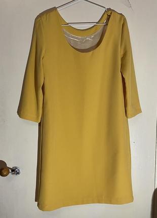 Желтое короткое платье из вискозы8 фото