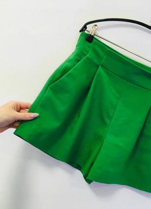 Зелёные костюмные шорты с карманами zara м4 фото