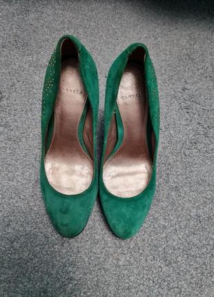 Изумрудные замшевые туфли шпильки carvela3 фото