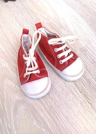 Красные пинетки имитация на кроссовки