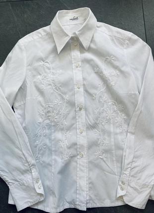 Біла сорочка з квітами3 фото