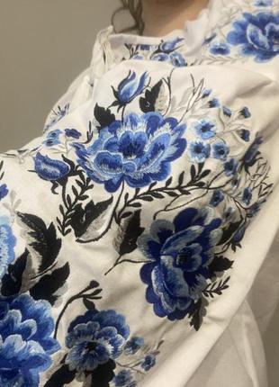 Женская вышиванка «богатые розы» (синие)2 фото