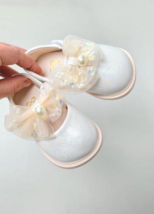 Детские туфли белые с бантиком для девочки