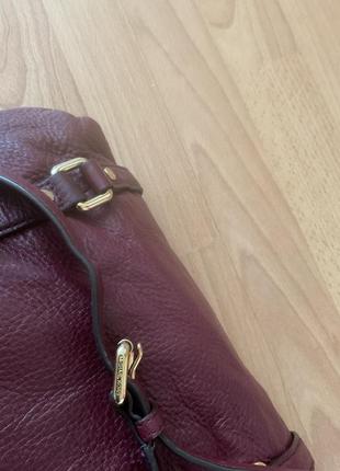 Сумка оригинал michael kors  burgundy purse with crossbody strap and two handles.7 фото