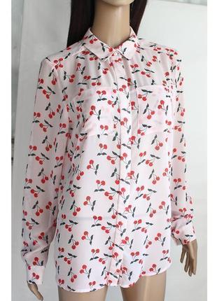 Легкая очень красивая шифоновая рубашка с вишняками3 фото