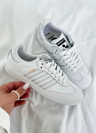 Шикарнезні жіночі кросівки колаборація adidas samba full white x disney білі