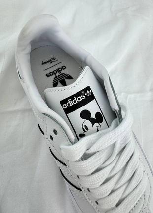 Шикарнезні жіночі кросівки колаборація adidas samba full white x disney білі8 фото