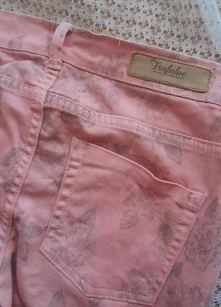 Круті рожеві в квіти джинси скінні zara8 фото