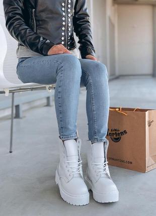 Зимние ботинки dr martens на платформе белый цвет (36-40)💜5 фото