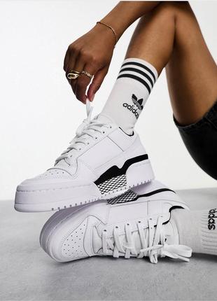 Черно белые кроссовки adidas оригинал новые3 фото