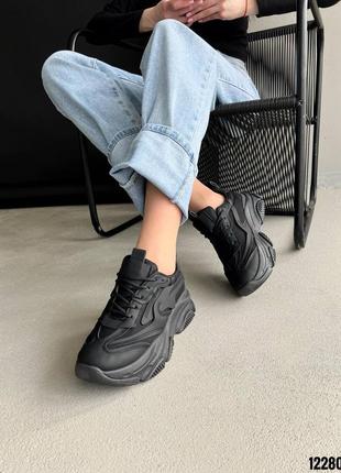 Черные матовые кожаные текстильные кроссовки на толстой грубой рельефной подошве платформе4 фото