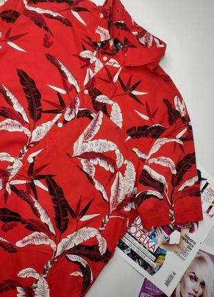 Гавайка мужская рубашка с короткими рукавами красного цвета в тропический принт от бренда hm l3 фото