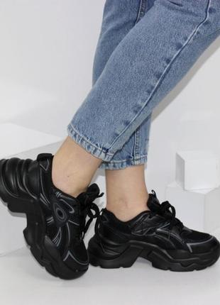 Черные кроссовки подростковые, черненные кроссовки подпостовые, черные кроссовки на массивной подошве, черное кроссовки на масляной подошве