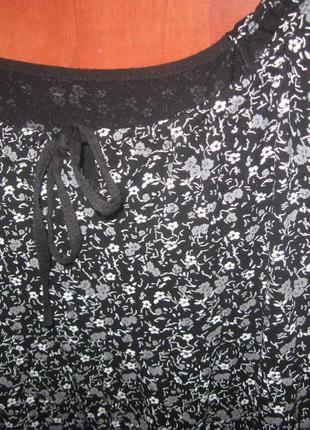 Сукня трикотаж в дрібну квіточку чорне сіре2 фото