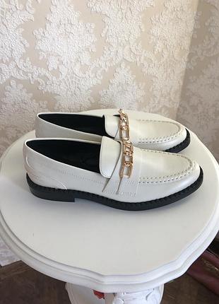 Белые лоферы оригинал zara