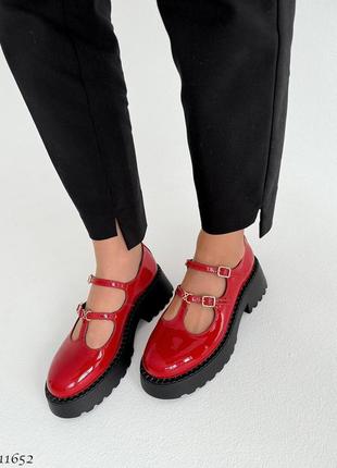 Красные натуральные лакированные лаковые туфли с ремешками на толстой черной подошве лак9 фото