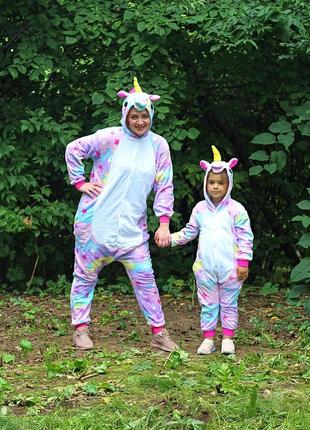 🌈яркие оригинальные пижамы кигуруми для детей и взрослых единорог4 фото