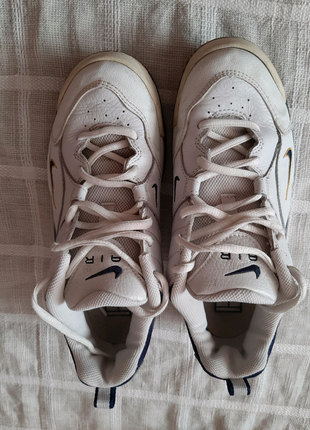 Білі кросівки від nike5 фото
