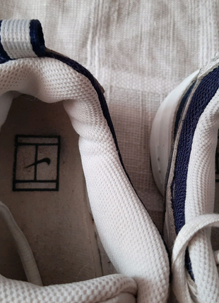 Білі кросівки від nike6 фото