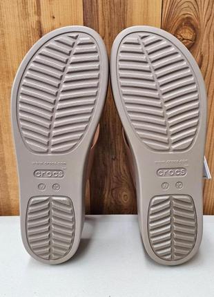 Босоніжки crocs brooklyn low wedge колір пудра.9 фото