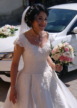 Весільне плаття королівський атлас8 фото