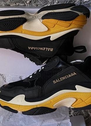 Женские  кроссовки в стиле balenciaga triple s3 фото