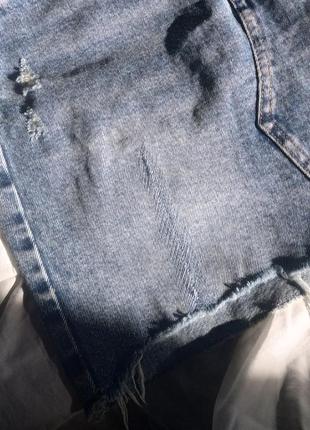 Базова блакитна джинсова міні юбка з необробленим краєм з потертостями only3 фото