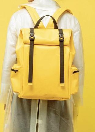 Яркий желтый рюкзак finick rolltop вместительный портфель украинского бренда1 фото