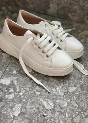 Жіночі білі кросівки шкіра5 фото