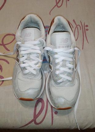 Кроссовки new balance.