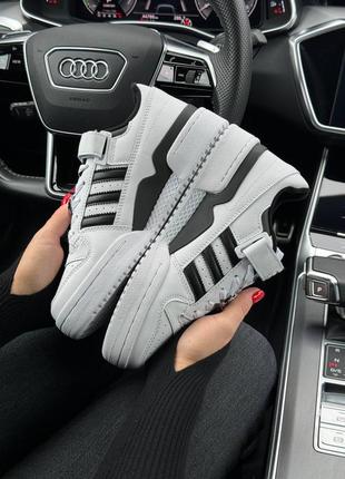 Кросівки adidas9 фото