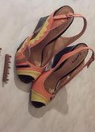 Неординарні босоніжки 36 розмір