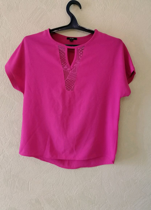 Рожева блузка футболка