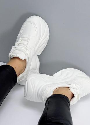 Белые массивные толстые кроссовки сникерсы утолщенная грубая подошва 35.5-396 фото