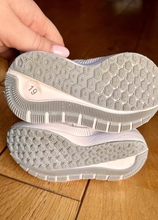 Стильные белые кроссовки для первых шагов f&amp;f3 фото