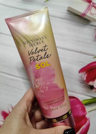 Парфюмированный лосьон крем для тела velvet petals sol victoria’s secret оригинал