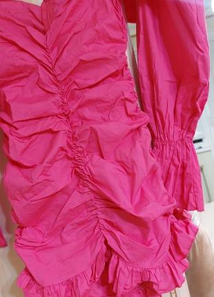 Платье розовое открытые плечи и спина4 фото