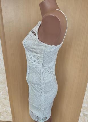 Белое короткое молочное кружевное платье на тонких бретелях цвета айвори6 фото