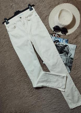 Класні актуальні прямі джинси з розрізами/штани/брюки