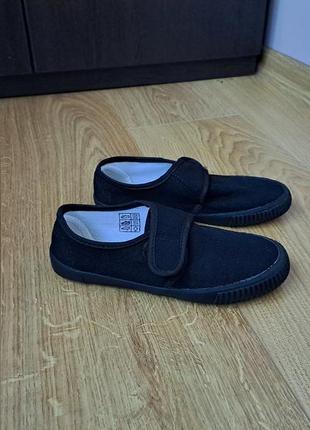 Черные тапочки для мальчика/сменная обувь/черные мокасины2 фото