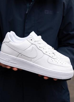 Nike air force 1 07 leather white чоловічі якісні зручні кросівки