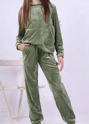 Костюм спортивный детский велюровый